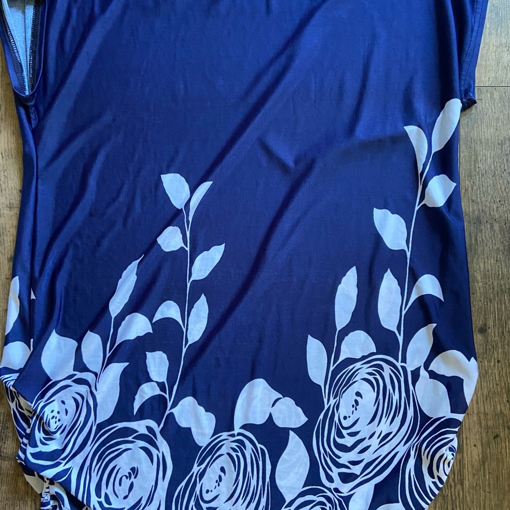 Long tee. Navy and white
